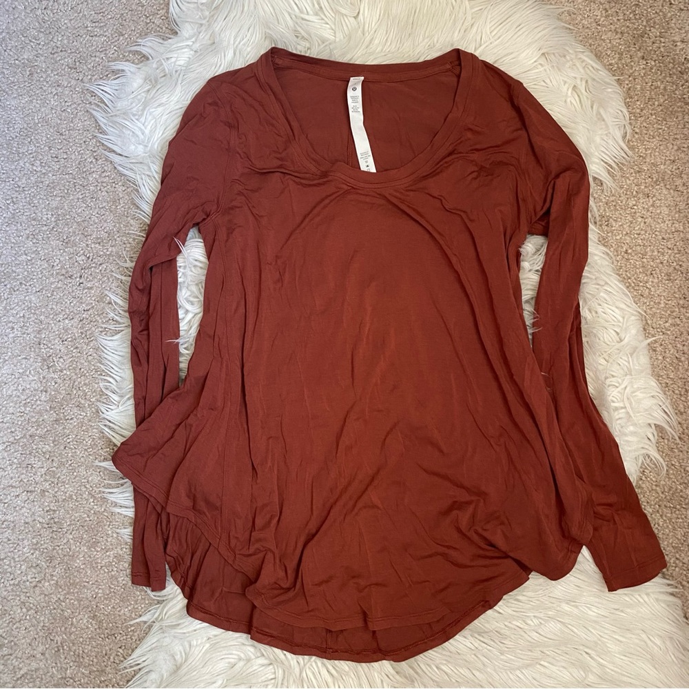 EUC Lululemon long sleeve tee top 2